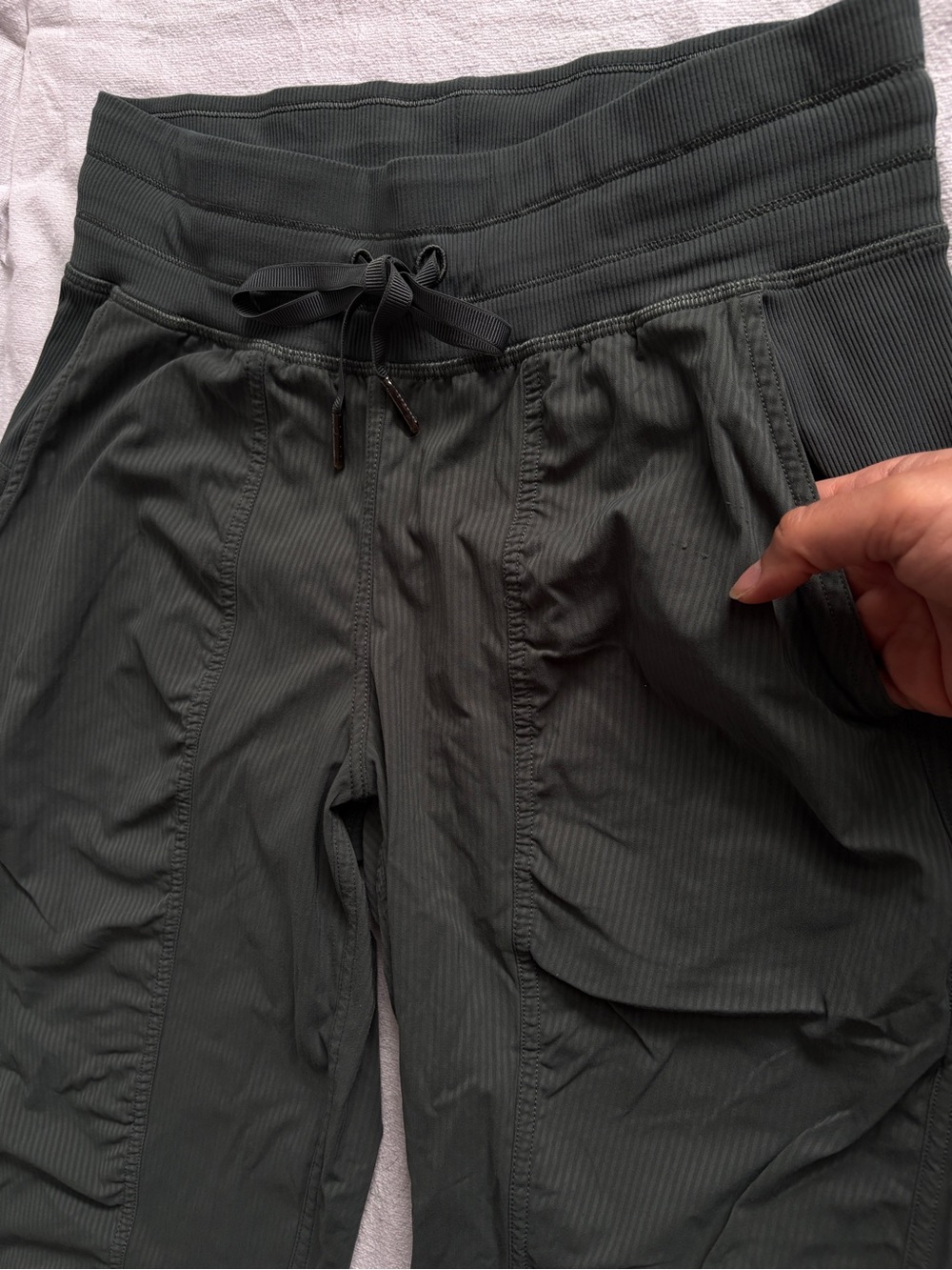 Lululemon Dance Studio Mid Rise Jogger Full Length Army Green - Picture 2 of 16